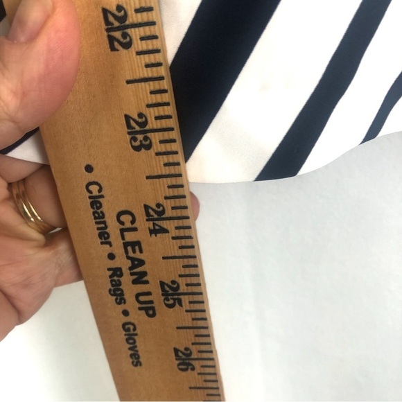 LANE BRYANT (28W) white and navy striped skirt - Picture 7 of 9